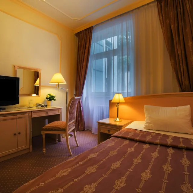 غرفة قياسية مفردة، Interhotel Central 4/4