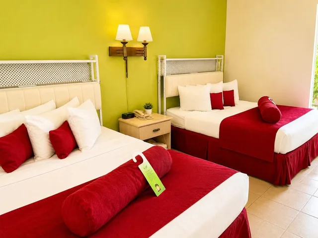 Standard, 2 Double Beds, Point Salines Hotel 5/10