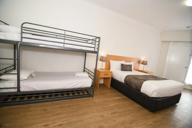 غرفة عائلية بسرير كوين وسريرين منفصلين، DANDENONG MOTEL 2/7