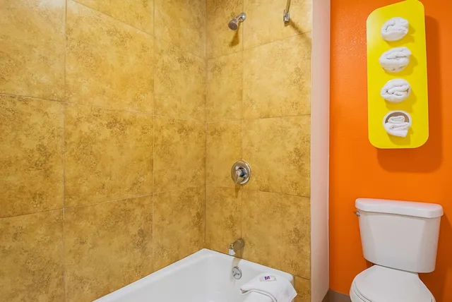 غرفة قياسية بسريرين مزدوجين للمدخنين، Motel6 Lost Hills, CA 6/6