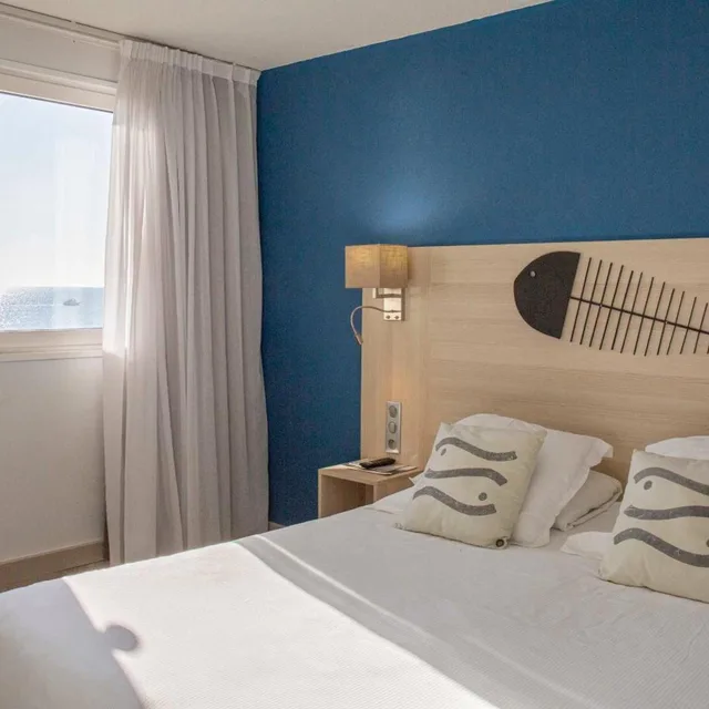 Comfort, Double Bed, Sea Side، The Originals Sete Port Marine 3/7