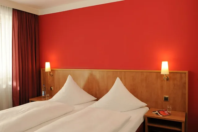 غرفة قياسية بسرير كينج، HOTEL ISARTOR 9/10