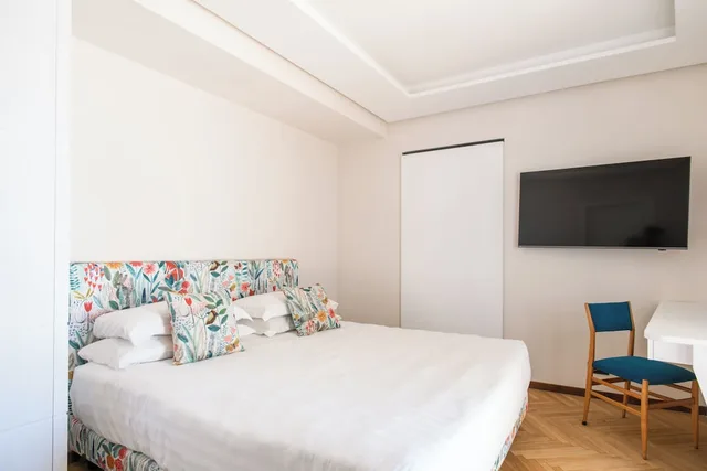 Villa, Apartment, King Bed, 1 Queen and 1 Single Bed, Sofa، Relais Regina Giovanna 2/10
