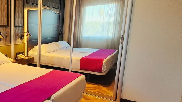جناح جونيور بسرير مزدوج بحوض جاكوزي، Hotel Vertice Aljarafe 1/10