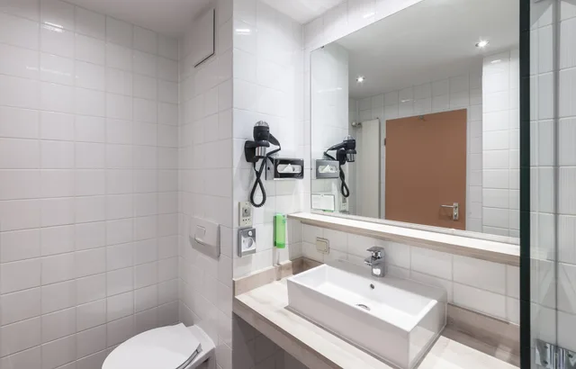 غرفة بسريرين منفصلين، Holiday Inn Munich South 2/5