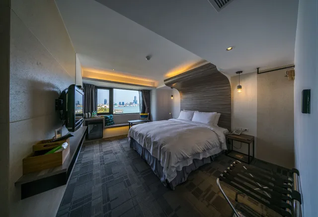 غرفة ديلوكس بسرير كينج بإطلالة على المرفأ، Watermark Hotel-The Harbour 2/4