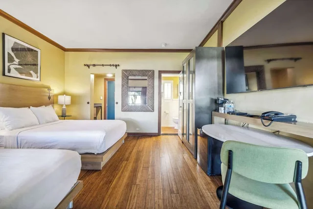 غرفة بسريرين كوين، Inn Marin and Suites, an Ascend Collection Hotel 3/10