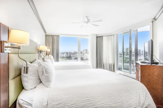 1 Bedroom, Suite, 2 Queen Beds, Water Front، Victoria Regent Waterfront Hotel & Suites 2/10