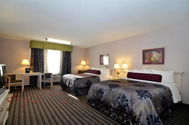 Suite, 2 Queen Beds, Jetted Tub, Best Western Borger Inn 5/10