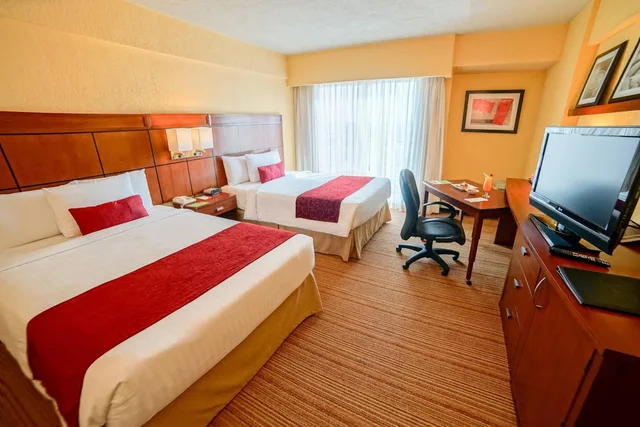 غرفة كلاسيكية بسريرين مزدوجين بإطلالة على المدينة، Courtyard By Marriott Puebla Las Animas 4/10
