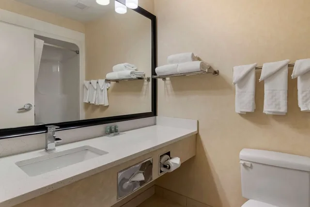 جناح بسريرين كوين وسريرين مزدوجين، Best Western Cold Lake Inn 7/9