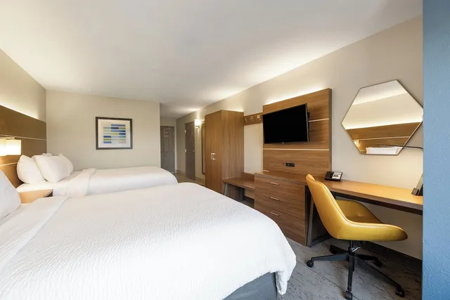 غرفة قياسية بسريرين كوين لذوي الإعاقة، Holiday Inn Express Hotel Suites Rolla Univ of Missouri Rolla 1/2