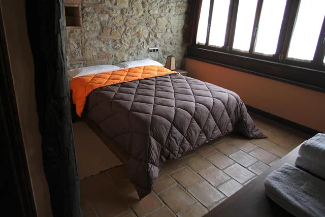 Room, Double Bed, Balcony, Hotel Rural Llerau 1/6