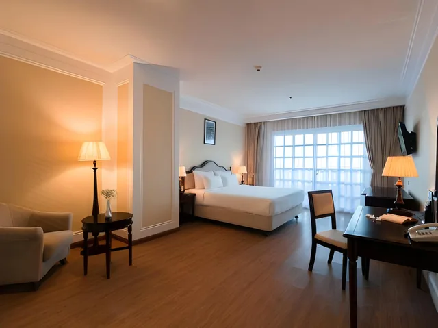غرفة غراند بسرير مزدوج بإطلالة على البحر، Sunrise Nha Trang Beach Hotel and Spa 1/1