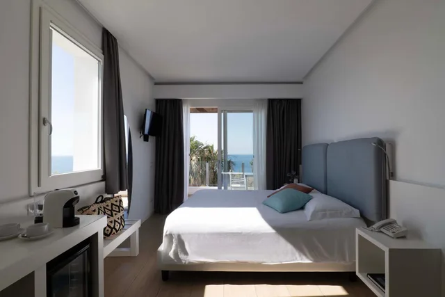 غرفة بريستيج بسرير مزدوج، Infinity Resort Tropea 2/4