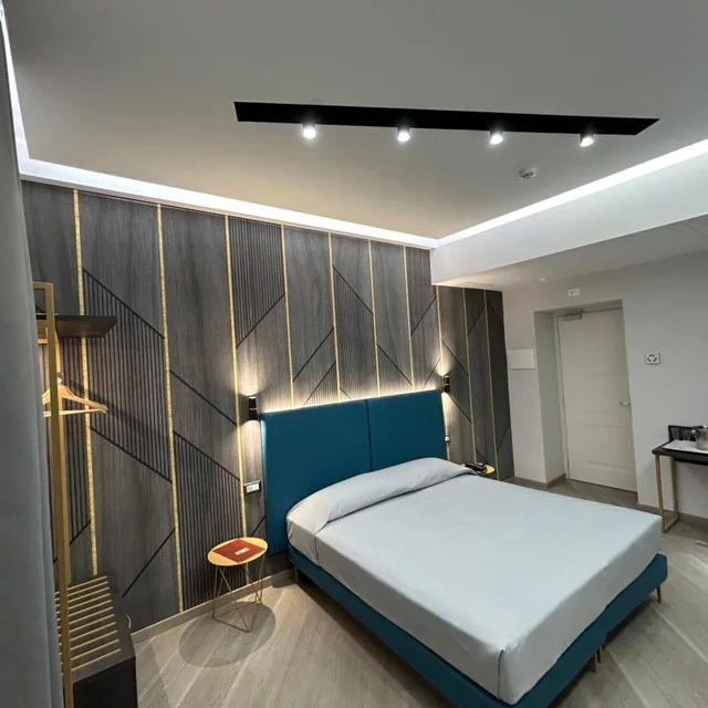 غرفة ديلوكس بسرير كينج، Hotel Contilia 3/5