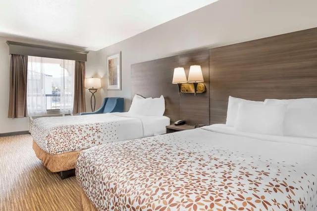 غرفة قياسية بسريرين مزدوجين للمدخنين، Best Western Royal Inn 2/10