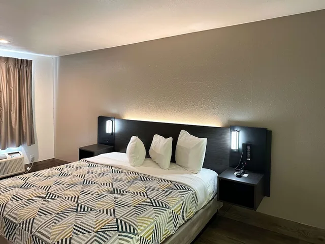غرفة قياسية بسرير كينج، Motel6 Pooler, GA - Savannah Airport 5/10