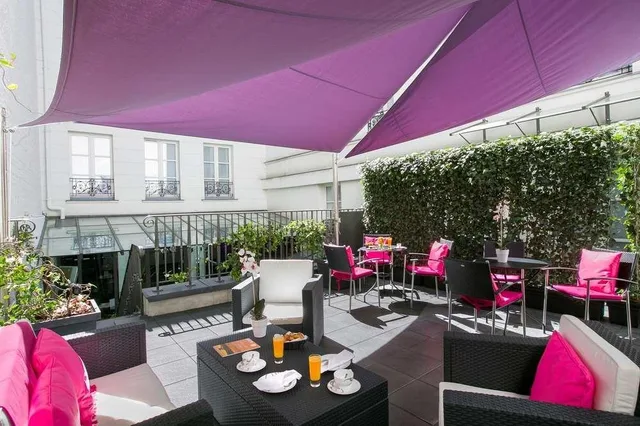 Room, Queen Bed, Hotel Le Bellechasse Saint Germain 1/1