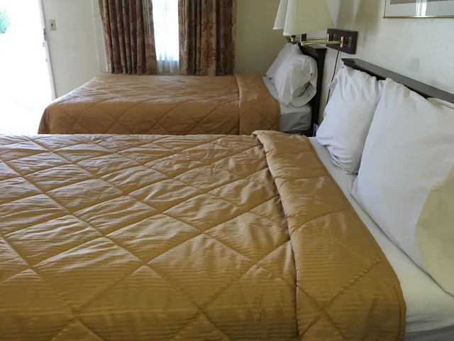 غرفة بسريرين مزدوجين، Red Carpet Inn 7/10
