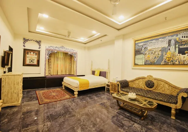 Palace, Suite, King Bed، Bloom Boutique Udaipur (Lake Pichola) 3/6