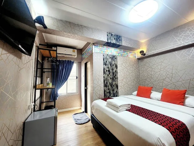 غرفة بسرير كوين، Khaosan Art Hotel 3/6