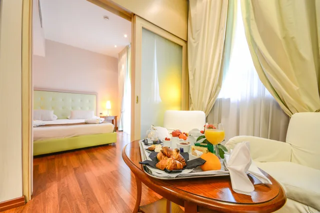 جناح جونيور بسرير كينج، Hotel Master 7/10