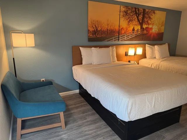 غرفة بسريرين كوين، Days Inn & Suites by Wyndham Festus 6/9