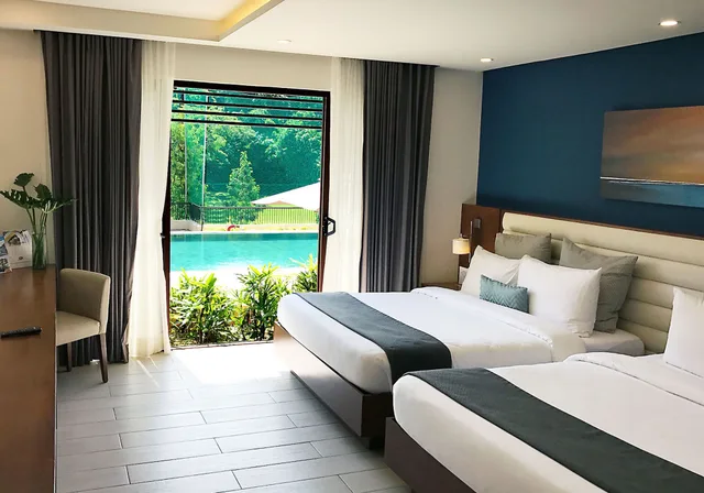 Lagoon, Premier, 2 Queen Beds, Pool View، Fairways And Bluewater Newcoast Boracay 1/4