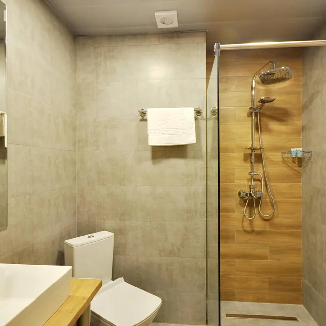 Deluxe, Double or Twin Bed, Balcony, Jazz Hotel 8/8