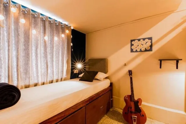 Female Dorm, 8 Beds, Locomo Hostel - Mumbai Airport 1/1