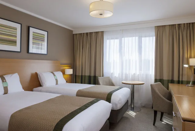 غرفة قياسية بسريرين منفصلين، Holiday Inn Birmingham Bromsgrove 3/10