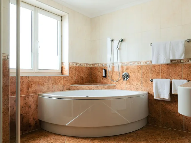 جناح بسرير مزدوج مع أريكة، Hotel Kaiserhof Wien 6/6