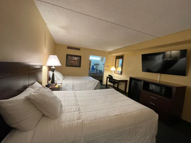 Suite, 2 Double Beds, Parlor، Mcm Grande Hotel Fundome 1/5