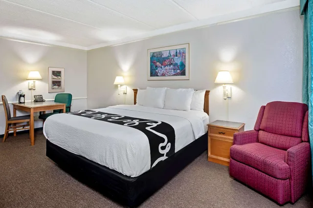 Room, King Bed, Accessible, La Quinta Inn Stockton 1/6