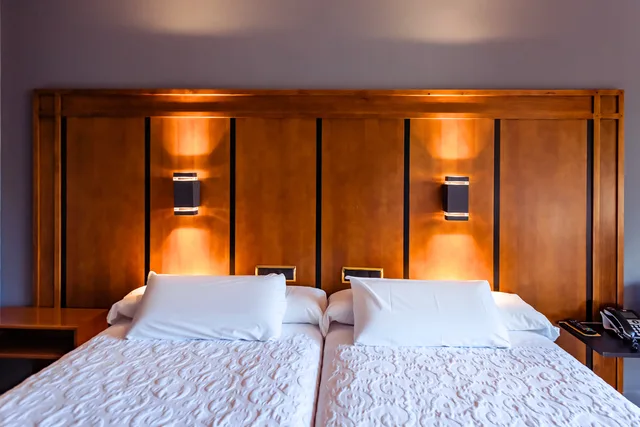غرفة بسرير كينج مع سرير إضافي، Hotel Condestable Iranzo 5/9