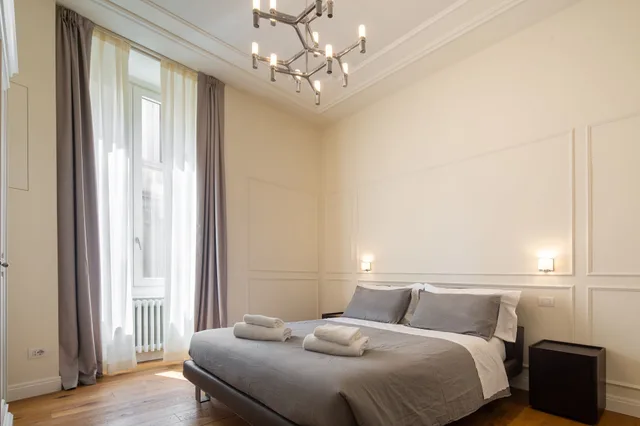 شقة فاخرة بسريرين كوين بـ3 غرف نوم مع أريكة، Florence Luxury Apartment Al Duomo 1/10