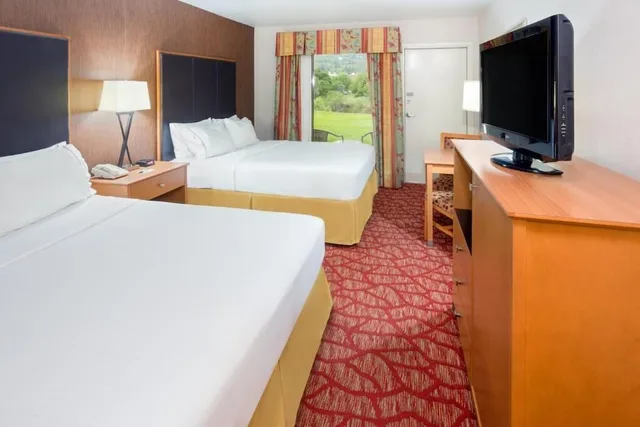 غرفة كلاسيكية بسريرين كوين بشرفة، Holiday Inn Express Roseburg 7/10