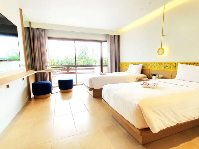 غرفة ديلوكس بسريرين منفصلين بإطلالة على الحديقة، Novotel Rayong Rim Pae Resort 2/6