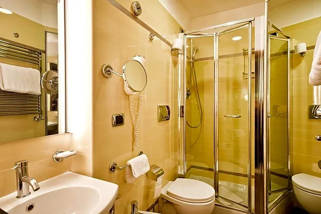 غرفة رباعية، Hotel Sonya 8/10