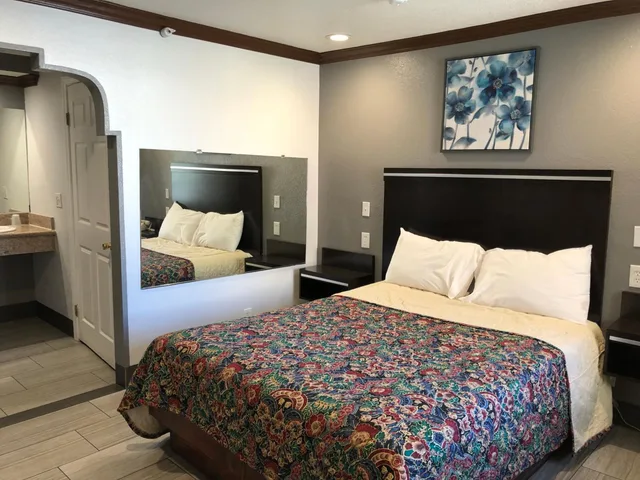غرفة بسرير كوين، Starlight Inn Valley Blvd 1/4