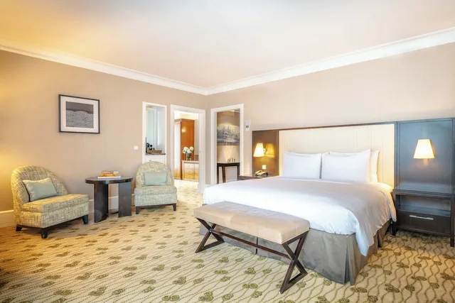 Executive, Suite, King Bed, Renaissance Brussels Hotel 1/6
