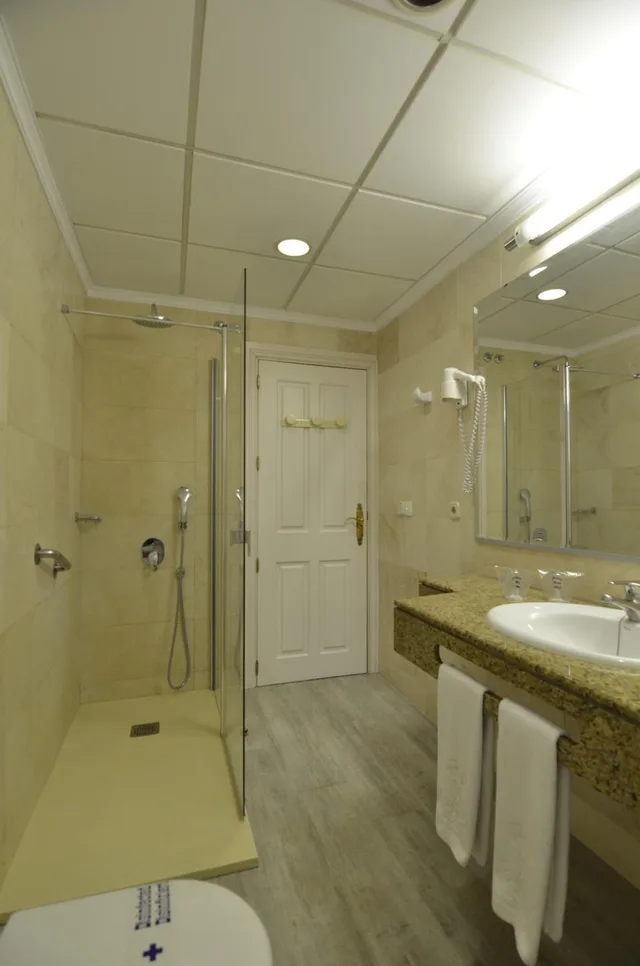 جناح جونيور بسرير فردي، Don Curro Hotel 9/10