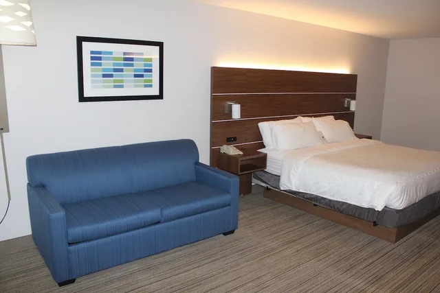 جناح بسرير كينج، Holiday Inn Express Hotel Suites Raton 2/7