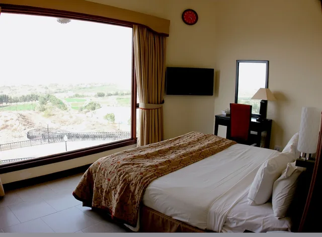 Suite, Double Bed, Bathtub, Garden Area، Dreamworld Resort Chalets Golf Club 1/2