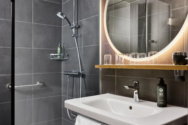 Room, Quadruple, H2 Hotel Saarbrucken 8/10