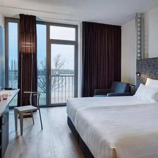 Innside, King Bed, River View، Innside By Melia Bremen 1/10