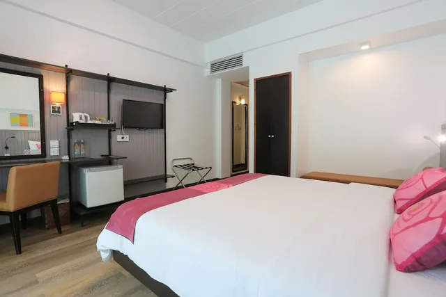 Deluxe, King Bed, Balcony, The Mantrini Chiang Rai 1/2