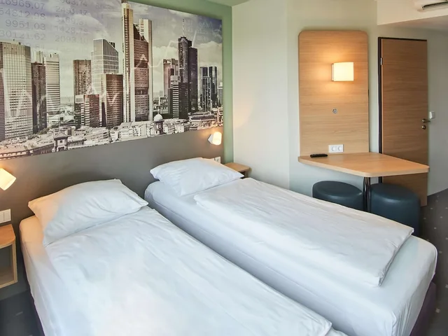 غرفة ثلاثية بثلاثة أسرّة، B&B Hotel Frankfurt-West 3/7