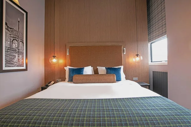 Basement, Double Bed, with View، Sandman Signature Aberdeen Hotel 1/5